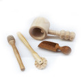 Conjunto de utensílios em madeira