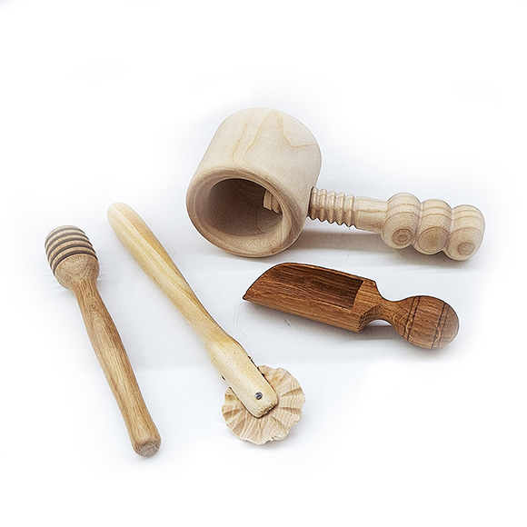 Conjunto de utensílios em madeira