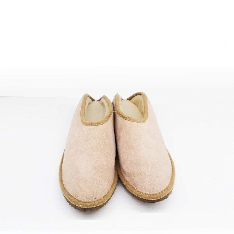 Chinelo com sola de borracha