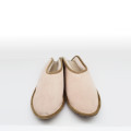 Chinelo com sola de pele