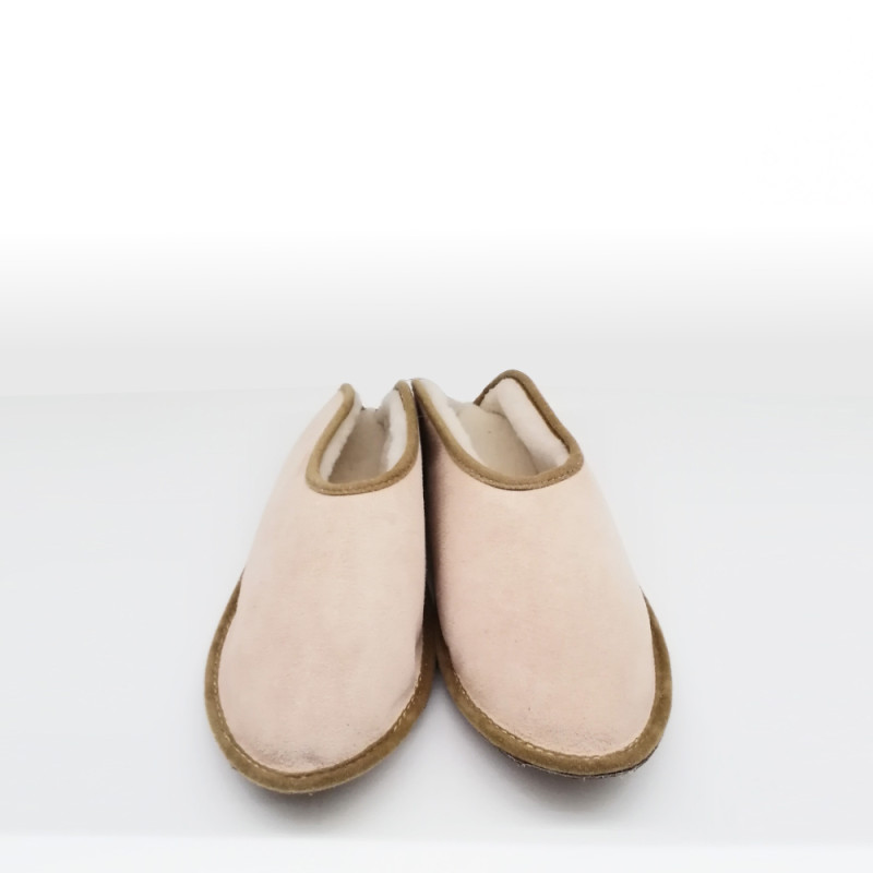 Chinelo com sola de pele