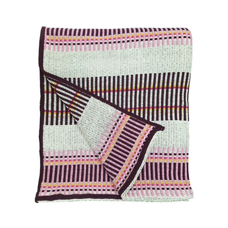 Cotton blanket without fringes
