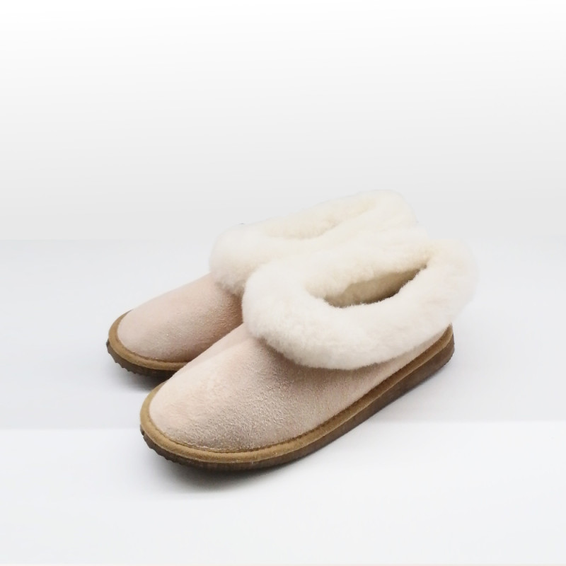Wool slippers with rubber sole