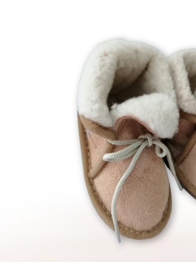 Bota de criança em lã de ovelha