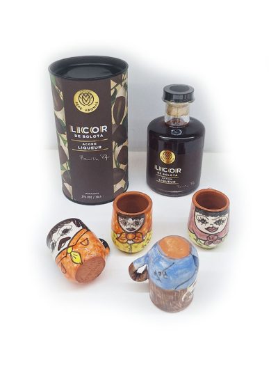Conjunto de licor de bolota com 4 copinhos alentejanos